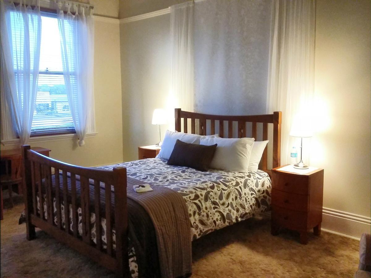 The Bank Guesthouse Glen Innes Bagian luar foto