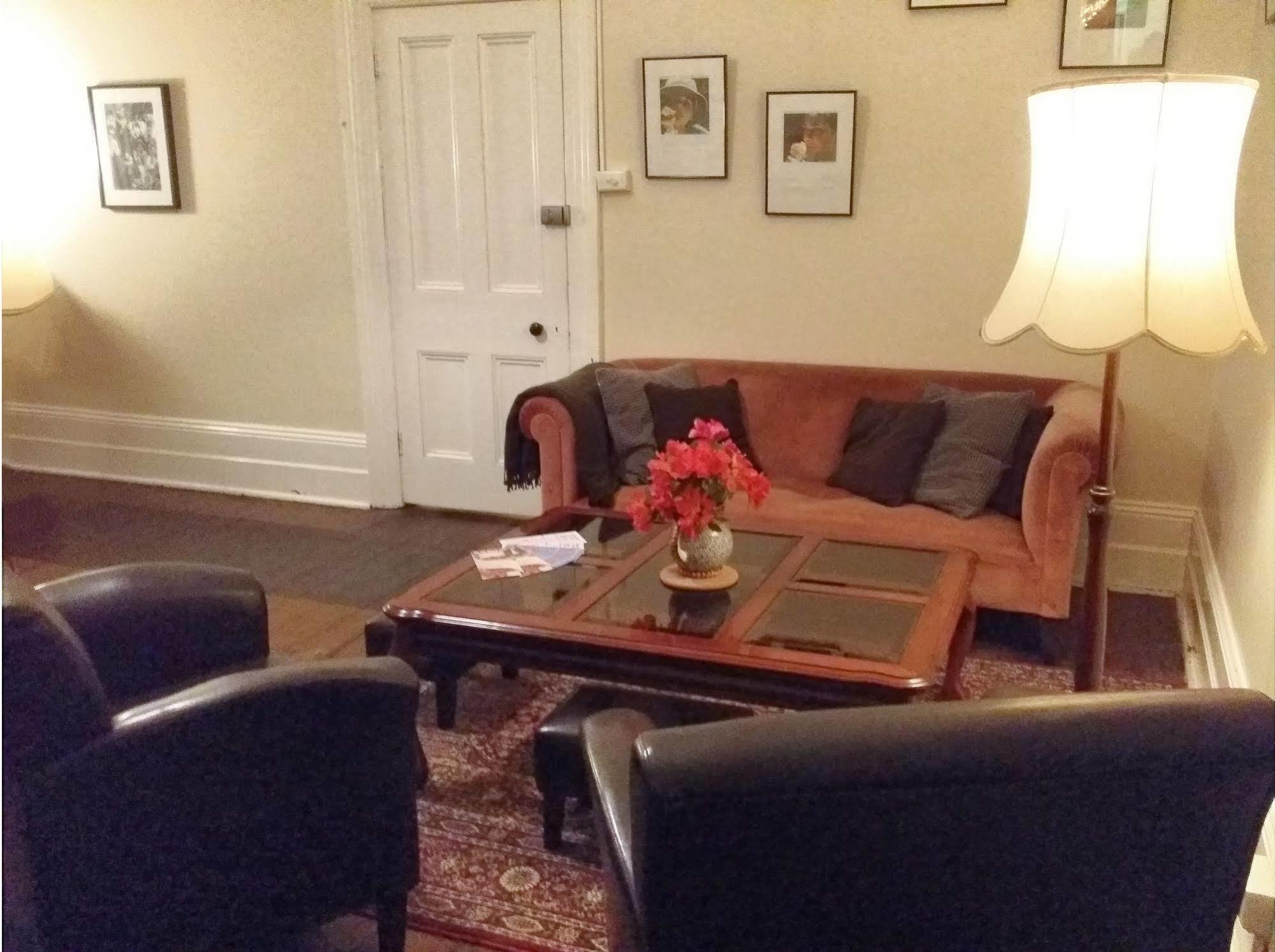 The Bank Guesthouse Glen Innes Bagian luar foto