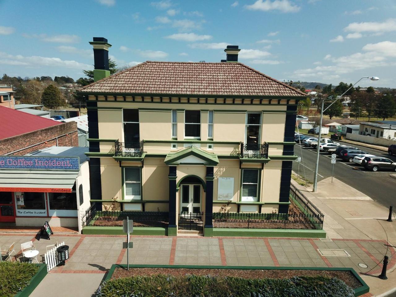 The Bank Guesthouse Glen Innes Bagian luar foto