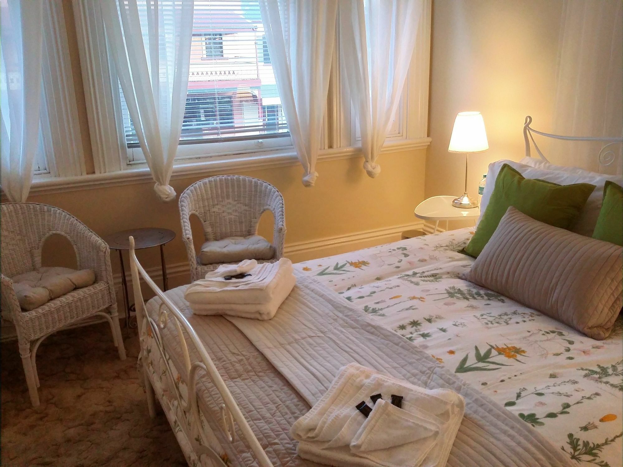 The Bank Guesthouse Glen Innes Bagian luar foto